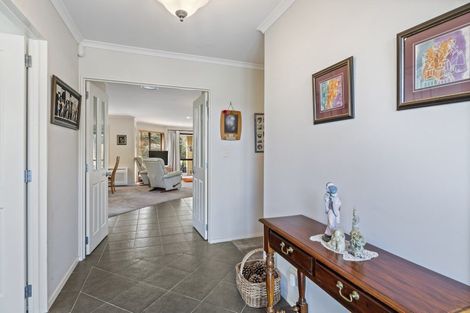 Photo of property in 4 Bayview Park Lane, Orewa, 0931