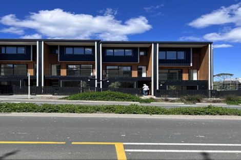 Photo of property in 121 Te Oneroa Way, Long Bay, Auckland, 0630