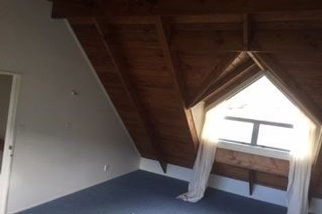 Photo of property in 1/22 Valecrest Place, Bayview, Auckland, 0629