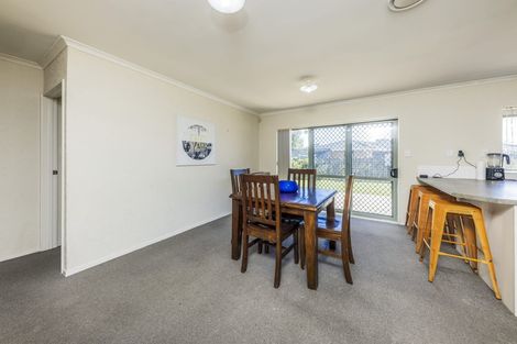 Photo of property in 22 Matilda Place, Weymouth, Auckland, 2103