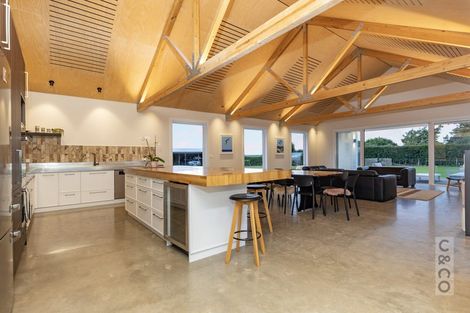 Photo of property in 88 Taupaki Road, Taupaki, Henderson, 0782