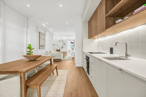 Photo of property in 1/11 Courtenay Place, Te Aro, Wellington, 6011