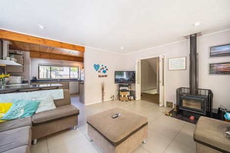 Photo of property in 27 Bellbird Rise, Murrays Bay, Auckland, 0630