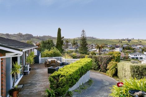 Photo of property in 2/13 Scenic Heights, Acacia Bay, Taupo, 3330