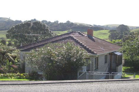 Photo of property in 3 Otanerua Road, Hatfields Beach, Orewa, 0931