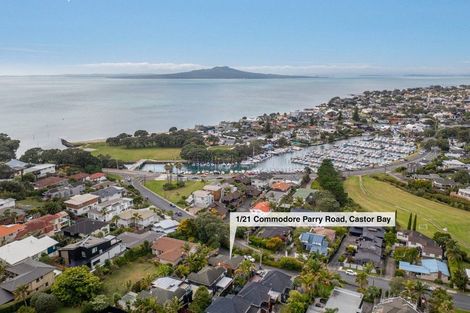 Photo of property in 1/21 Commodore Parry Road, Castor Bay, Auckland, 0620