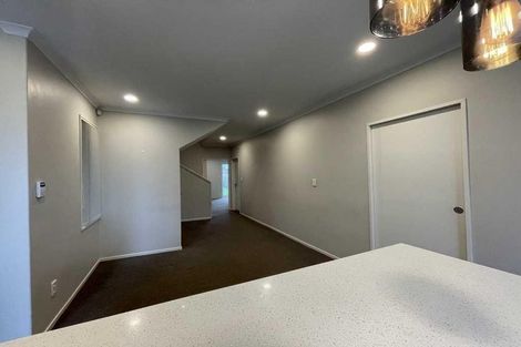 Photo of property in 23 Warbler Crescent, Papakura, 2110