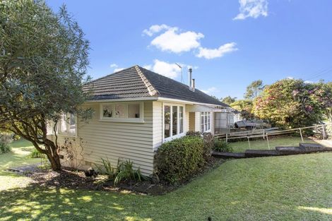 Photo of property in 36 Sutherland Road, Point Chevalier, Auckland, 1025