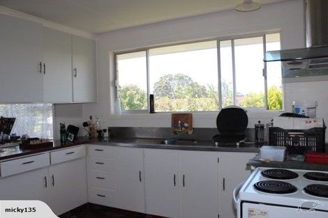 Photo of property in 24 Carthew Street, Okato, 4335