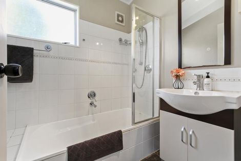 Photo of property in 14 Pitcher Place, Glen Eden, Auckland, 0602