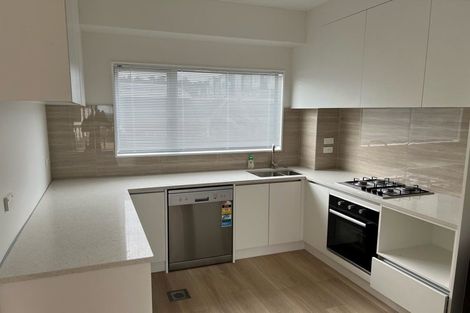 Photo of property in 11a Crestview Rise, Papakura, 2110