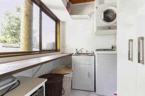 Photo of property in 114 Mountain Road, Henderson Valley, Auckland, 0612