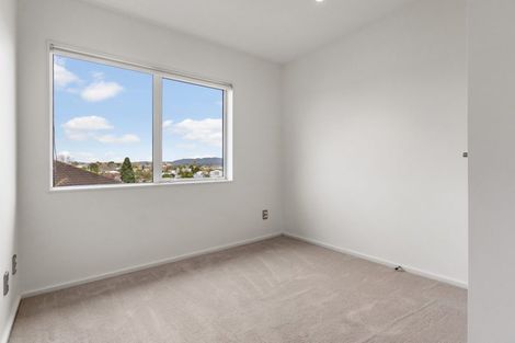 Photo of property in 73 Bordeaux Parade, Te Atatu South, Auckland, 0610