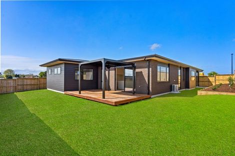 Photo of property in 12 Booker Drive, Tuakau, 2121