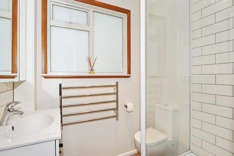 Photo of property in 17 Court Crescent, Panmure, Auckland, 1072