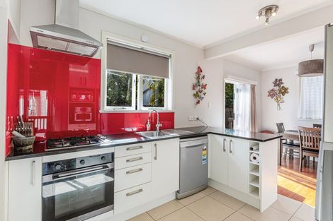 Photo of property in 49a Matipo Road, Te Atatu Peninsula, Auckland, 0610