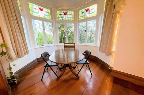 Photo of property in 72 Kelburn Parade, Kelburn, Wellington, 6012