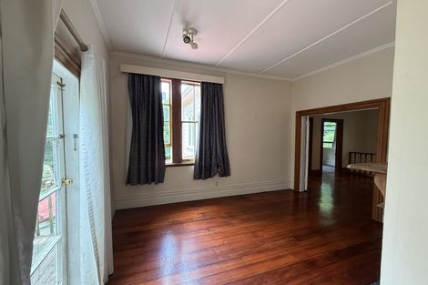 Photo of property in 143 Wadestown Road, Wadestown, Wellington, 6012