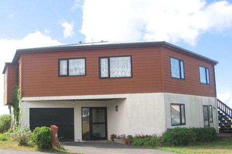 Photo of property in 10 Ashton Fitchett Drive, Brooklyn, Wellington, 6021