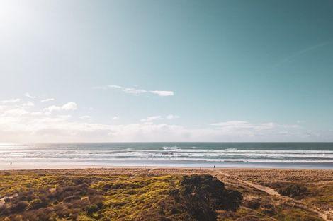 Photo of property in 124 Marine Parade, Mount Maunganui, 3116