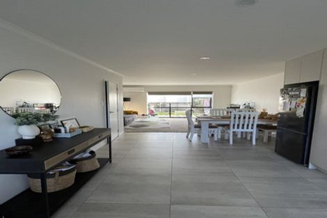 Photo of property in 252b Porchester Road, Takanini, 2112