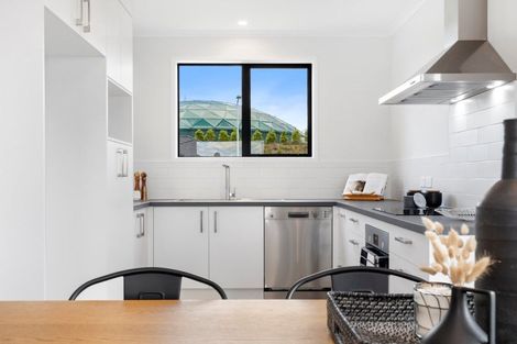 Photo of property in 32 Blacklock Road, Pyes Pa, Tauranga, 3112