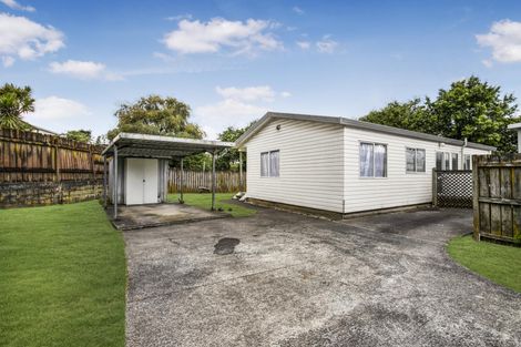 Photo of property in 2/14 Eulogy Place, Randwick Park, Auckland, 2105