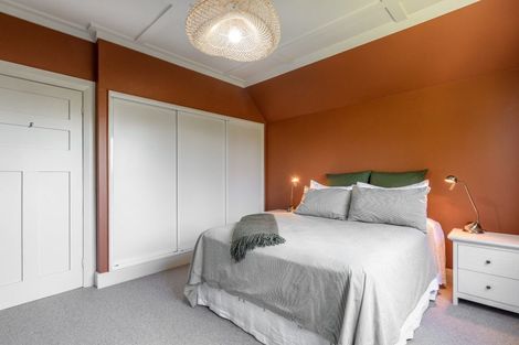 Photo of property in 247 Devonport Road, Tauranga, 3110