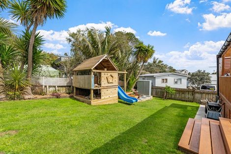 Photo of property in 30b Gledstane Road, Stanmore Bay, Whangaparaoa, 0932