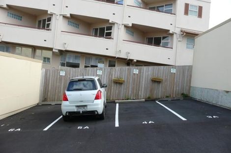 Photo of property in 2/268a Onewa Road, Birkenhead, Auckland, 0626