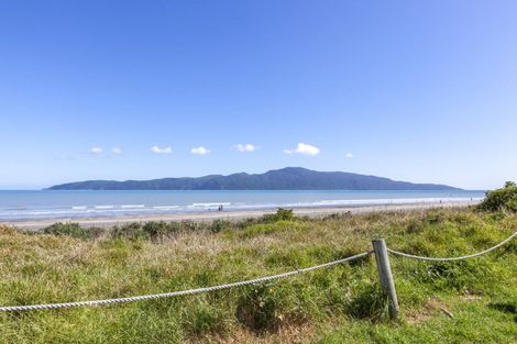 Photo of property in 68 Marine Parade, Paraparaumu Beach, Paraparaumu, 5032