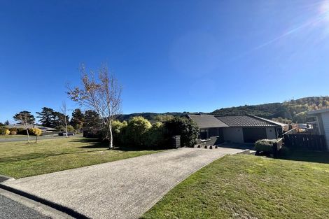 Photo of property in 3 Diamond Grove, Brown Owl, Upper Hutt, 5018