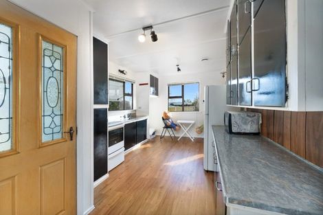 Photo of property in 86 Flanshaw Road, Te Atatu South, Auckland, 0610