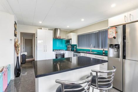Photo of property in 6 Kopu Place, Clendon Park, Auckland, 2103