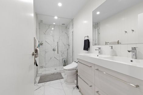 Photo of property in 4 Cone Peak Close, Lake Hayes, Queenstown, 9304