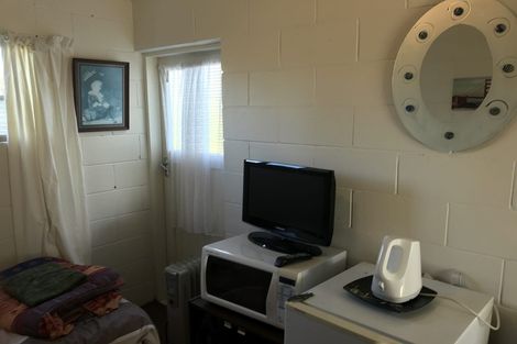 Photo of property in 2 Bongard Road, Whitianga, 3510