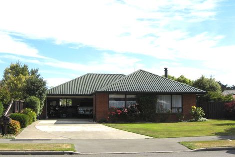 Photo of property in 33 Royal Park Drive, Parklands, Christchurch, 8083