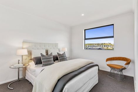 Photo of property in 24 Symes Drive, Red Beach, 0932