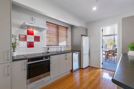 Photo of property in 43 Sylvia Road, Hillcrest, Auckland, 0627
