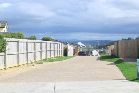 Photo of property in 18 Mackwell Road, Fairview Heights, Auckland, 0632