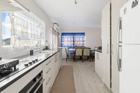 Photo of property in 78 Burundi Avenue, Clendon Park, Auckland, 2103