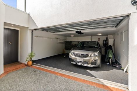 Photo of property in 52 Walter Road, Lowry Bay, Lower Hutt, 5013