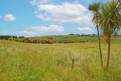 Photo of property in 17 Ranganui Road, Kaiwaka, 0573