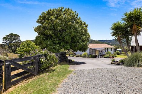 Photo of property in 380 Kaipara Coast Highway, Helensville, Kaukapakapa, 0871