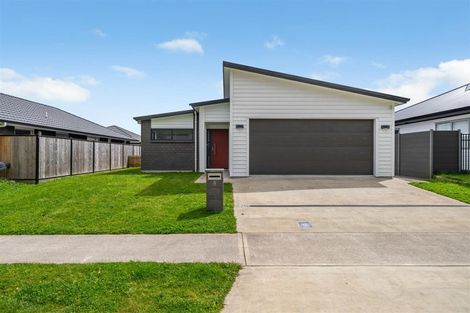 Photo of property in 8 Whitten Way, Wallaceville, Upper Hutt, 5018