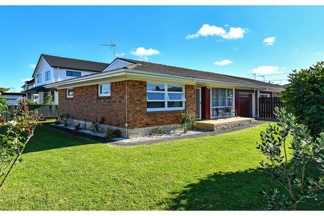 Photo of property in 2b Chestnut Road, Papatoetoe, Auckland, 2025