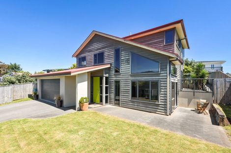 Photo of property in 15 Metzenthin Close, Raumati South, Paraparaumu, 5032