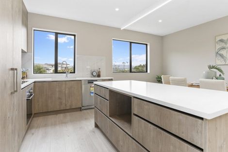 Photo of property in 5 Springhill Lane, Sunnyvale, Auckland, 0612