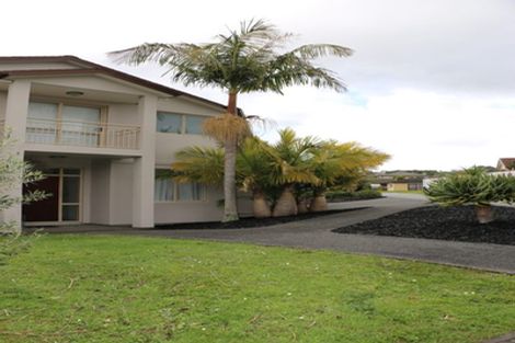 Photo of property in 24 George Deane Place, Greenhithe, Auckland, 0632