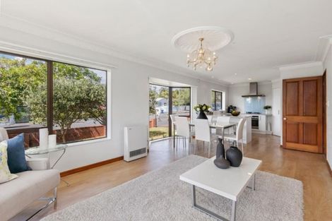 Photo of property in 2/20a Old Lake Road, Narrow Neck, Auckland, 0624